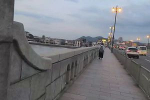 19時15分 ごろ