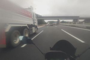 09時40分 ごろ