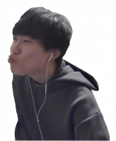 男性,黒髪,フード,イヤホン,変顔