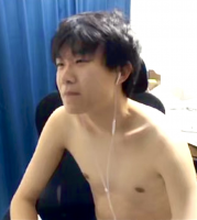 男性,若者,上半身裸,イヤホン,室内,椅子