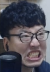 男性,眼鏡,しかめっ面,驚き顔,笑顔,自撮り