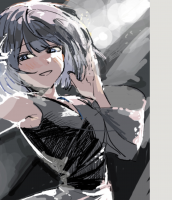 女性,銀髪,ショートヘア,笑顔,アニメ風,モノクロ,黒い服